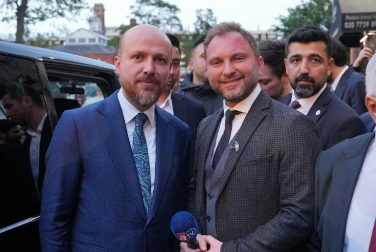 Bilal Erdoğan’dan Londra’da Dikkat Çeken Mesaj: “Yurtdışındaki Millet Varlığımızdan Vazgeçmeyiz”