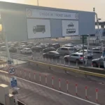 Fransa devasa kalabalık nedeniyle Dover’daki ek AB sınır kontrollerini askıya aldı