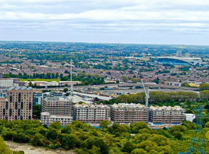 Haringey’de İşçi Partisi Lideri Koltuğunu Kaybetti, Yeşiller Tarihi Zafer Kazandı