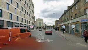 Finsbury Park yakınlarında feci kaza: Kamyonun çarptığı kadın hayatını kaybetti