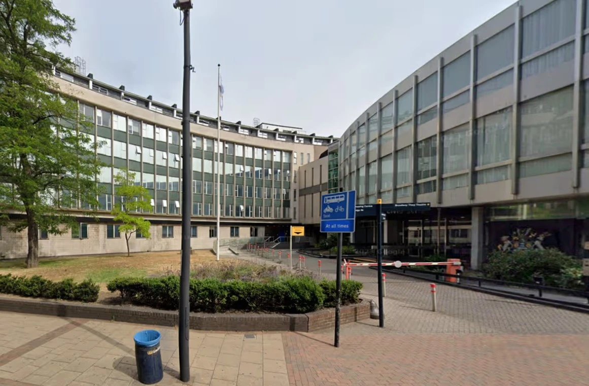 Lewisham’da yapay zekaya güvenerek belediyeye dava açan kiracı 30 bin sterlin ödemeye mahkum oldu