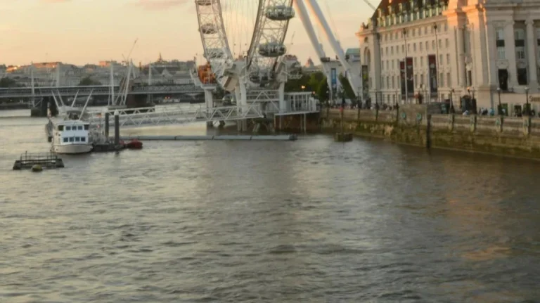 Londralılar bugünden itibaren Thames Nehri’nde yüzebilecek