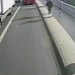 Londra’da Bir Kadını Otobüsün Önüne İten Kişi 9 Yıl Sonra Yakalandı