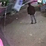 Londra’da ATM Soygunu: Hırsızlar Makineyi Otomobille Yerinden Söktü