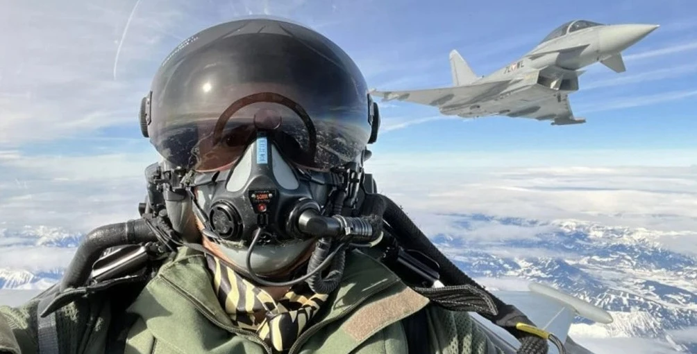 Türk pilotların Eurofighter uçuş eğitimleri Birleşik Krallık’ta başladı