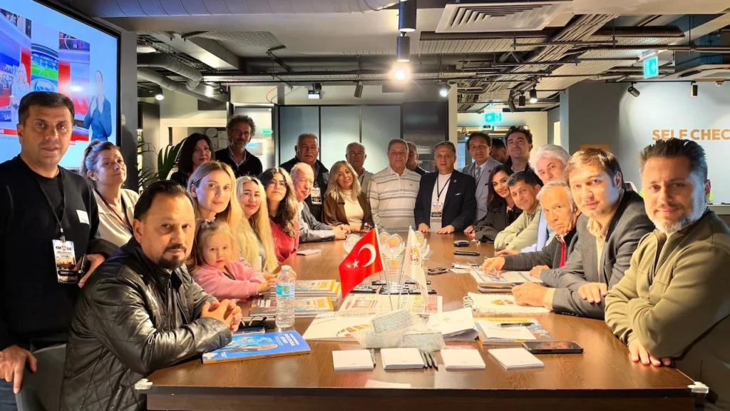 Uluslararası Medya Dostluk Ödülleri için KGK heyeti Londra’da