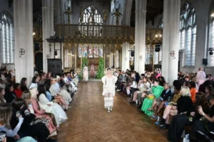 Gaziantep’in asırlık Antep işi nakışı Londra Moda Haftası’nda podyuma çıktı