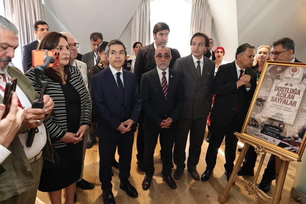 Deneyimli gazeteci Vatan Öz’e Londra’da “Diaspora Medya Ödülü”