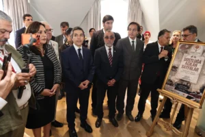 Deneyimli gazeteci Vatan Öz’e Londra’da “Diaspora Medya Ödülü”