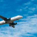 Londra’dan kalkan uçak 8 bin metre irtifa kaybedince Heathrow’a geri döndü